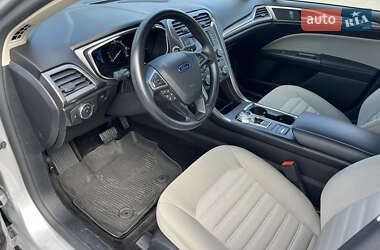 Седан Ford Fusion 2017 в 
