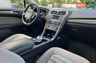 Седан Ford Fusion 2017 в 