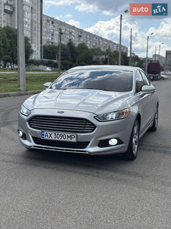 Седан Ford Fusion 2013 в 