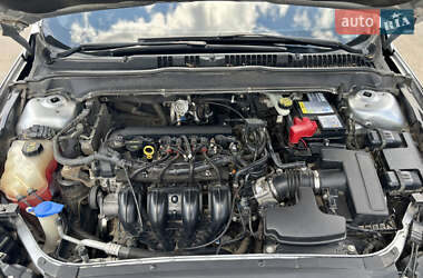 Седан Ford Fusion 2013 в 