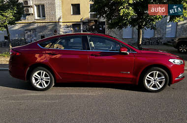 Седан Ford Fusion 2018 в 