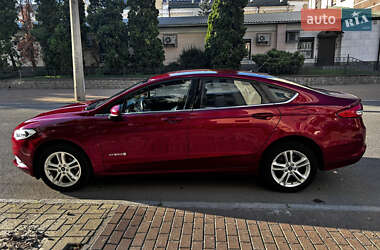 Седан Ford Fusion 2018 в 