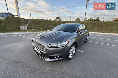 Седан Ford Fusion 2013 в 
