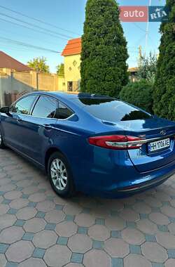 Седан Ford Fusion 2018 в 