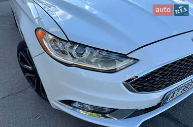 Седан Ford Fusion 2017 в 