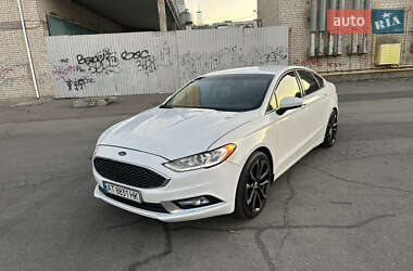 Седан Ford Fusion 2017 в 
