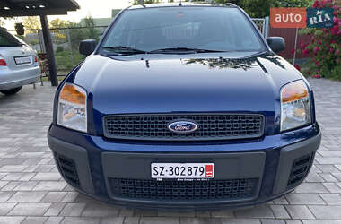 Хэтчбек Ford Fusion 2010 в 