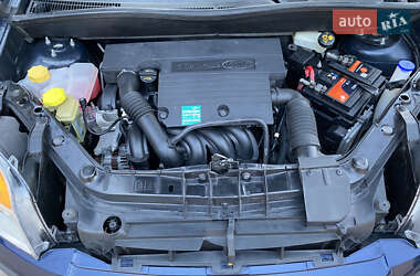 Хэтчбек Ford Fusion 2010 в 