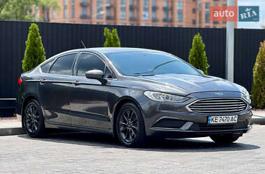 Седан Ford Fusion 2016 в 