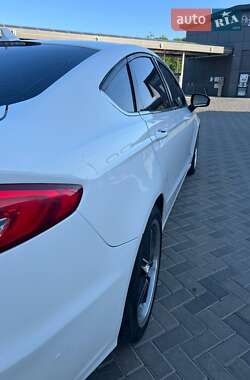 Седан Ford Fusion 2019 в 