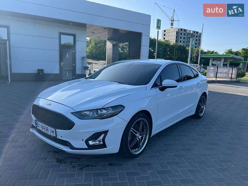 Седан Ford Fusion 2019 в 