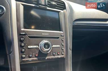 Седан Ford Fusion 2019 в 