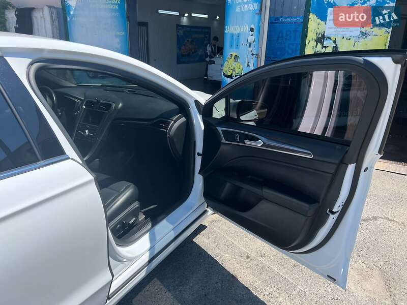 Седан Ford Fusion 2019 в Полтаві