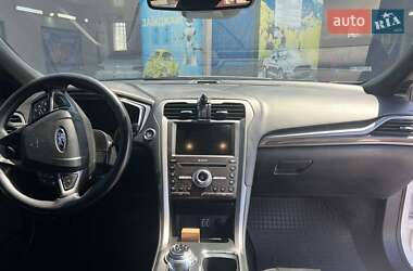 Седан Ford Fusion 2019 в 