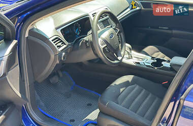 Седан Ford Fusion 2014 в 