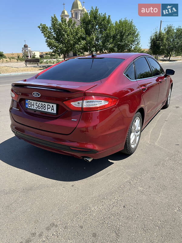 Седан Ford Fusion 2015 в Южном