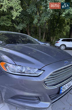 Седан Ford Fusion 2013 в 