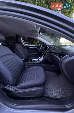 Седан Ford Fusion 2013 в 