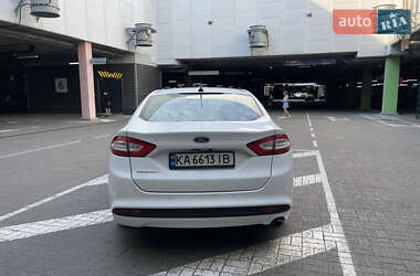 Седан Ford Fusion 2014 в 