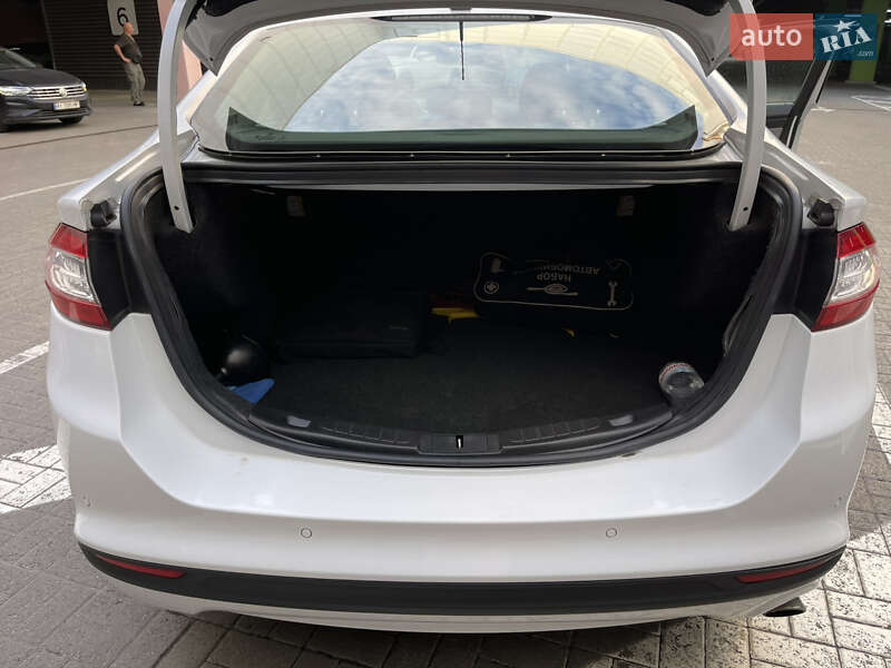 Седан Ford Fusion 2014 в Киеве фото 18 Седан Ford Fusion 2014 в Киеве