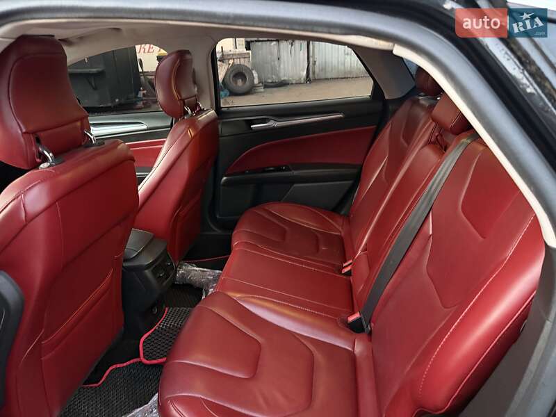 Седан Ford Fusion 2014 в Лохвиці