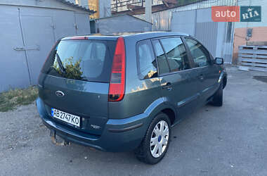 Хэтчбек Ford Fusion 2004 в 
