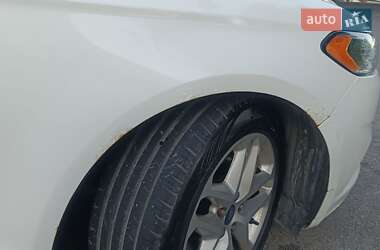 Седан Ford Fusion 2015 в 