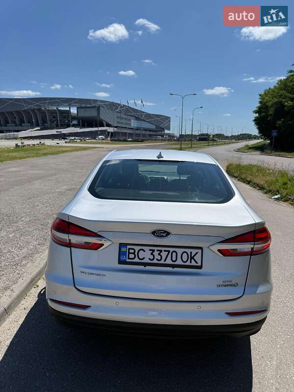 Седан Ford Fusion 2019 в Львове