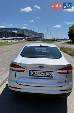 Седан Ford Fusion 2019 в 