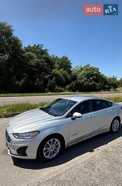 Седан Ford Fusion 2019 в Львові