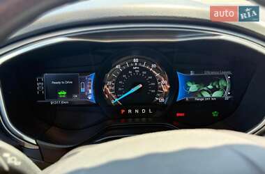 Седан Ford Fusion 2019 в 