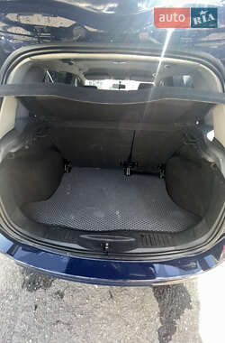 Хэтчбек Ford Fusion 2010 в 