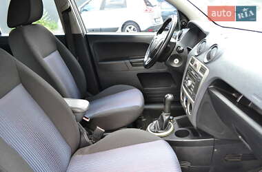 Хэтчбек Ford Fusion 2008 в 