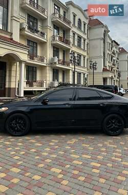 Седан Ford Fusion 2013 в 