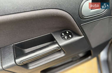 Хэтчбек Ford Fusion 2006 в 