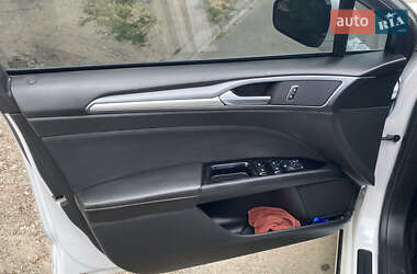 Седан Ford Fusion 2014 в 