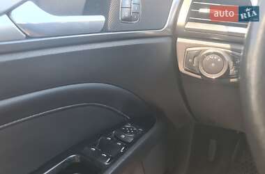 Седан Ford Fusion 2013 в 