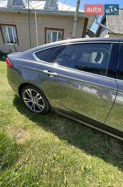 Седан Ford Fusion 2019 в 