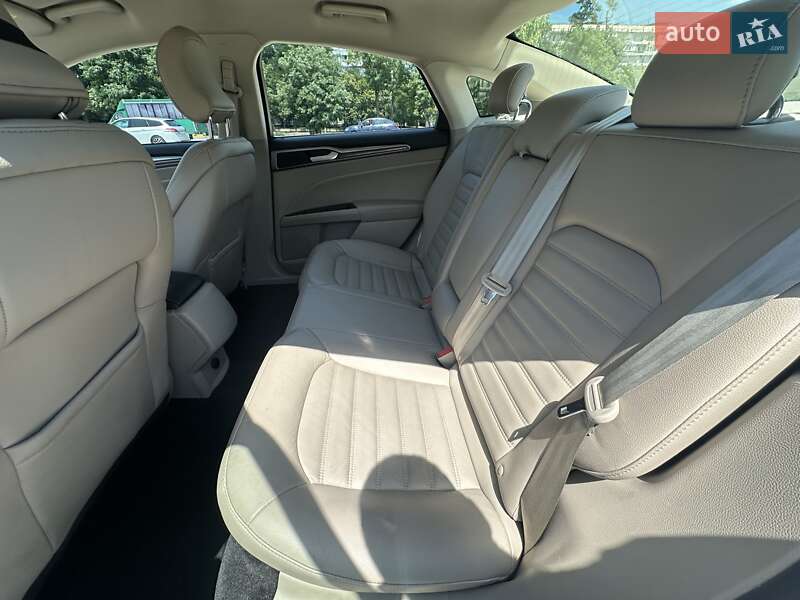 Седан Ford Fusion 2016 в Киеве