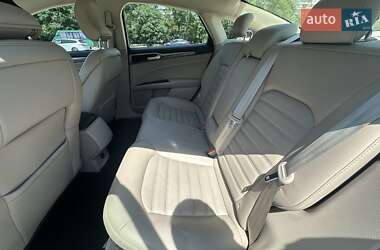 Седан Ford Fusion 2016 в 
