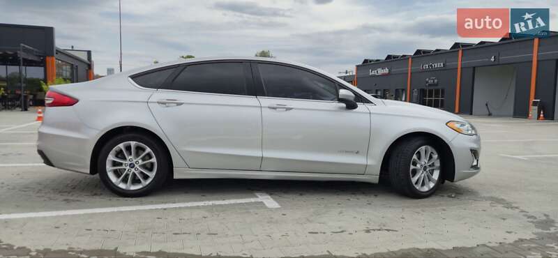 Седан Ford Fusion 2019 в Вінниці