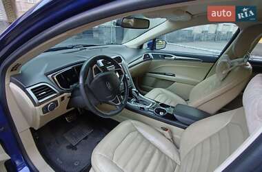 Седан Ford Fusion 2013 в 