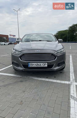 Седан Ford Fusion 2012 в 