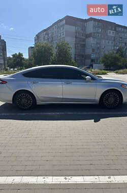 Седан Ford Fusion 2016 в 