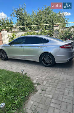 Седан Ford Fusion 2016 в 