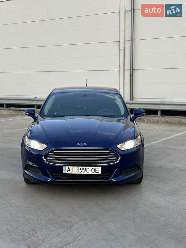 Седан Ford Fusion 2013 в 