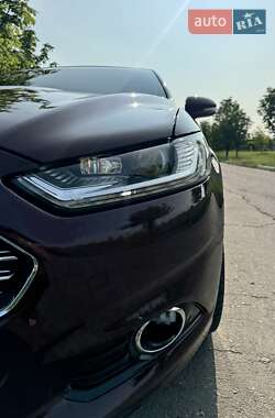 Седан Ford Fusion 2013 в 