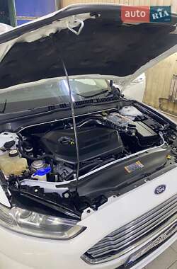 Седан Ford Fusion 2013 в 