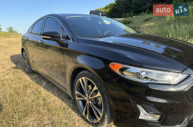 Седан Ford Fusion 2019 в Львове