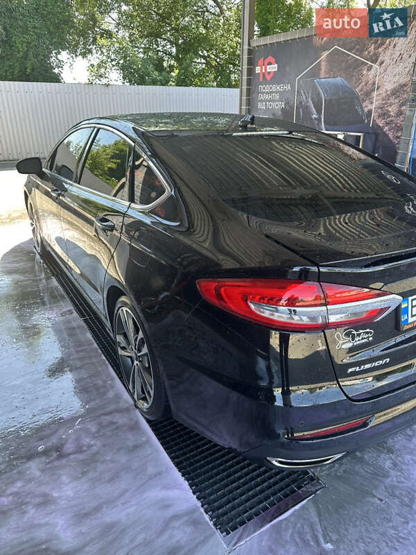 Седан Ford Fusion 2019 в Львові